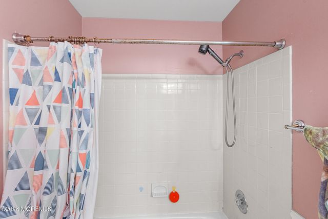 20 Harbor Circle, Freehold, NJ 07728