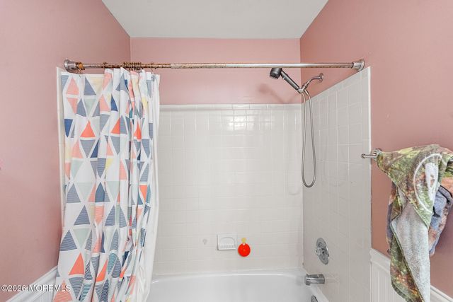 20 Harbor Circle, Freehold, NJ 07728