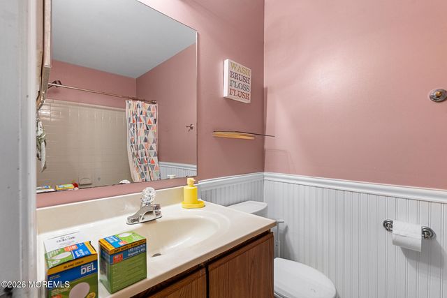 20 Harbor Circle, Freehold, NJ 07728
