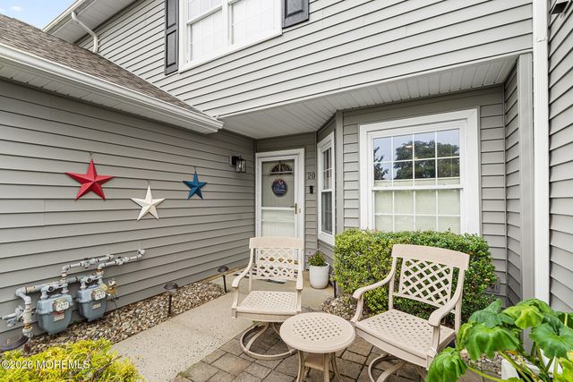 20 Harbor Circle, Freehold, NJ 07728