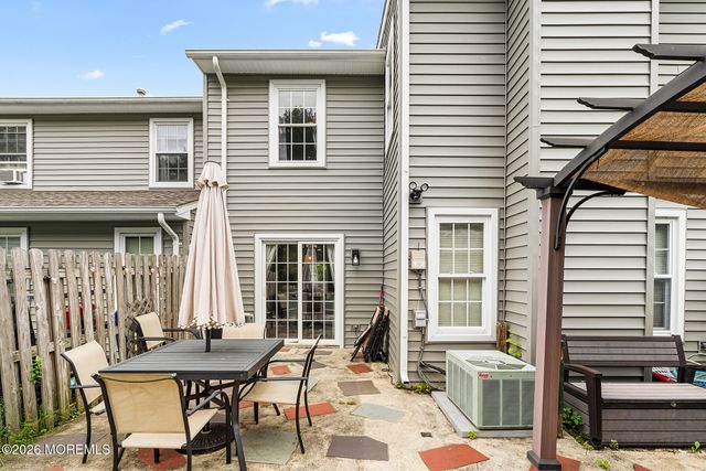 20 Harbor Circle, Freehold, NJ 07728