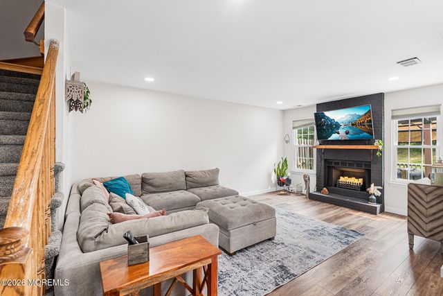 20 Harbor Circle, Freehold, NJ 07728