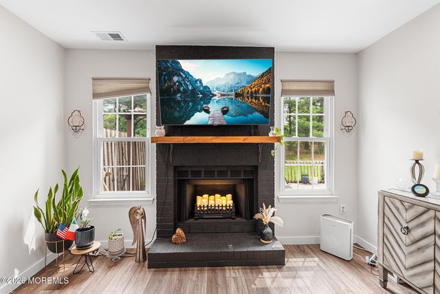 20 Harbor Circle, Freehold, NJ 07728
