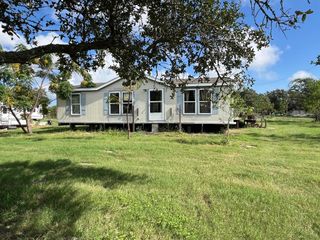 227 & 231 S Kossuth St, Rockport, TX 78382