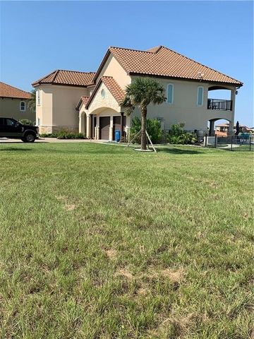162 Chateau Way, Port O'connor, TX 77982
