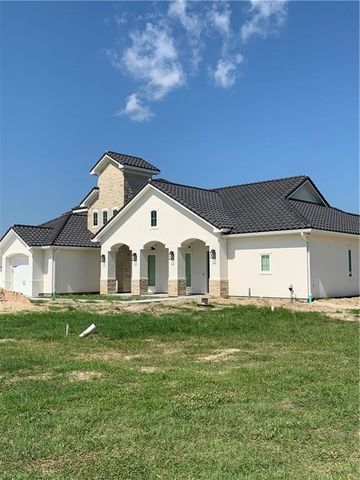 162 Chateau Way, Port O'connor, TX 77982