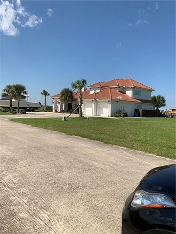 162 Chateau Way, Port O'connor, TX 77982