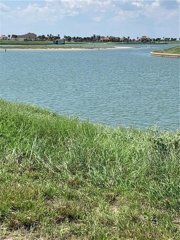 162 Chateau Way, Port O'connor, TX 77982