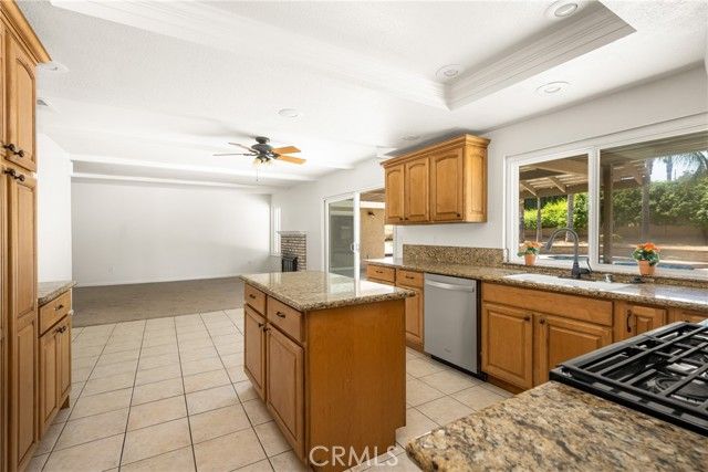 16481 Valle Vista Way, Riverside, CA 92506