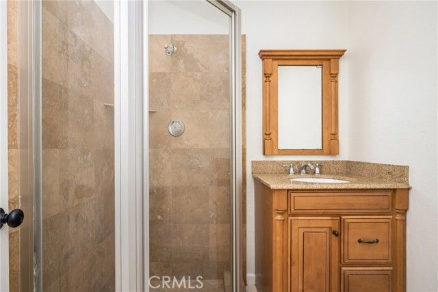 16481 Valle Vista Way, Riverside, CA 92506