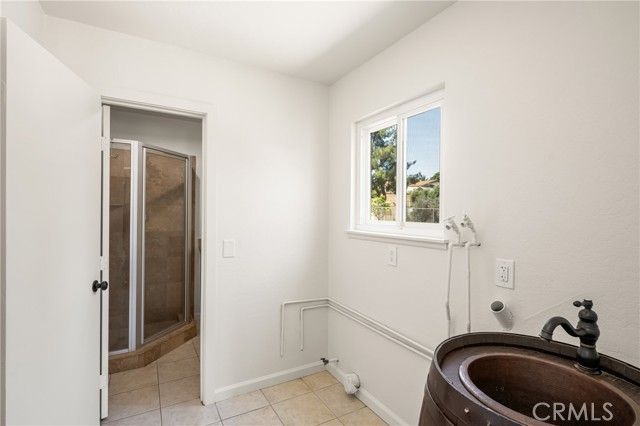 16481 Valle Vista Way, Riverside, CA 92506