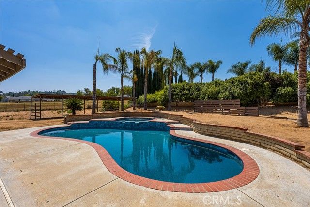 16481 Valle Vista Way, Riverside, CA 92506