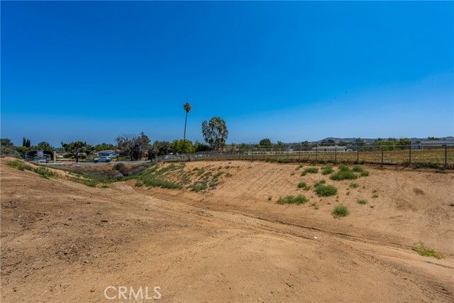 16481 Valle Vista Way, Riverside, CA 92506