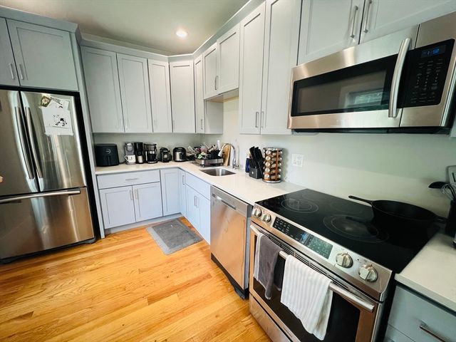 8 W Bellflower St 1, Quincy, MA 02125