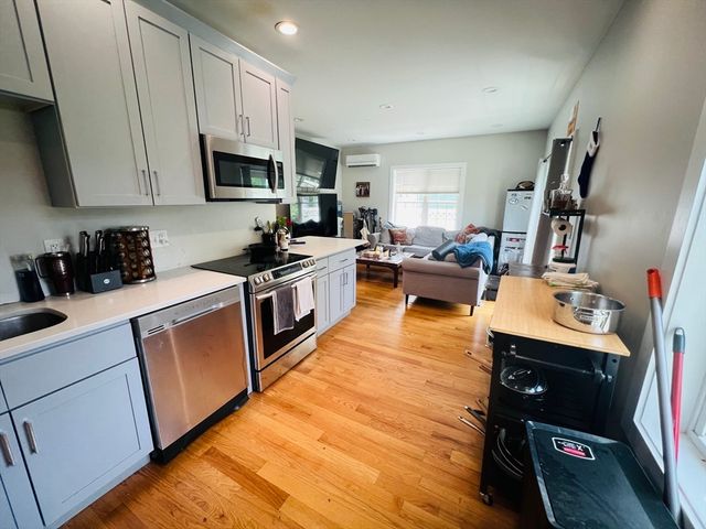 8 W Bellflower St 1, Quincy, MA 02125