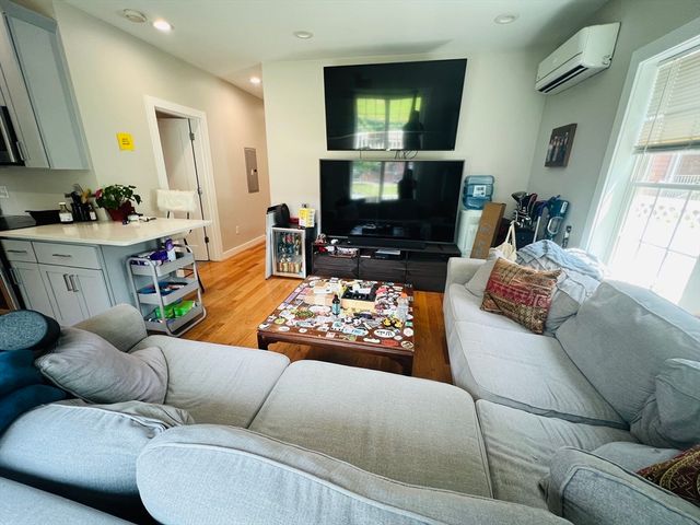 8 W Bellflower St 1, Quincy, MA 02125