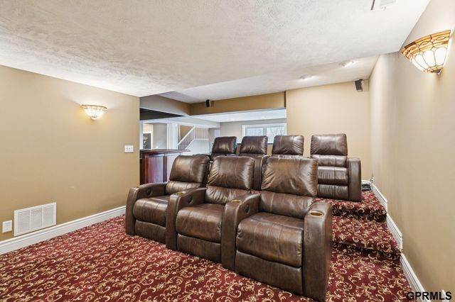 19719 Raven Drive, Louisville, NE 68037