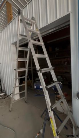 19719 Raven Drive, Louisville, NE 68037