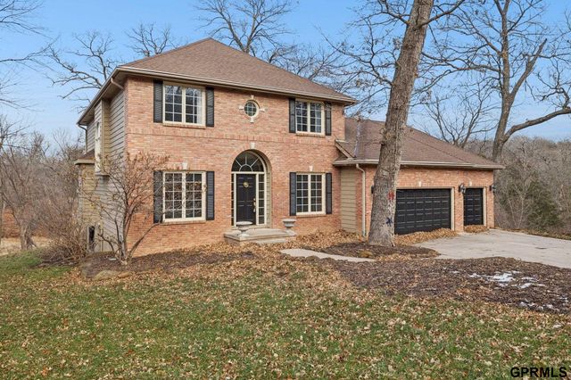 19719 Raven Drive, Louisville, NE 68037