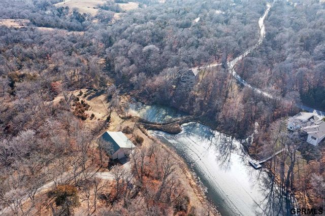 19719 Raven Drive, Louisville, NE 68037