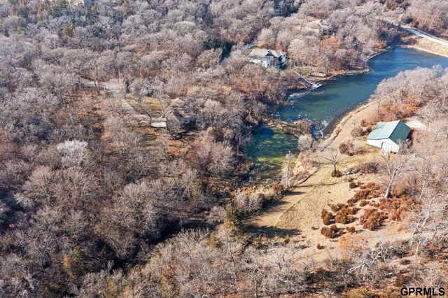 19719 Raven Drive, Louisville, NE 68037