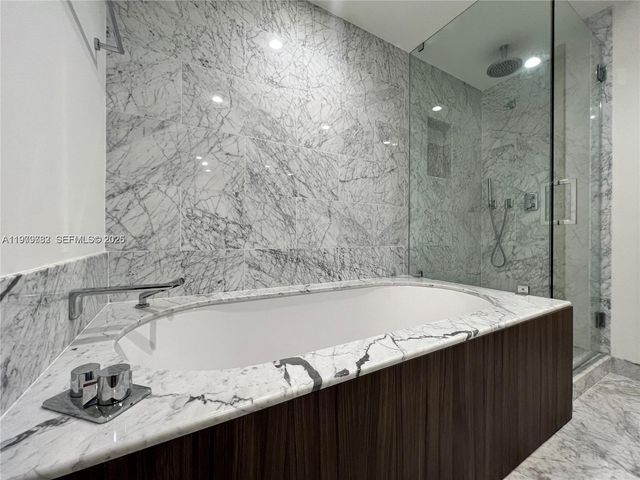 1000 Brickell Plz 3503, Miami, FL 33131