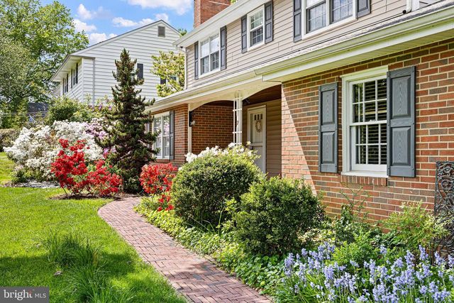 7 HOLLINGSWORTH DR, Wilmington, DE 19807