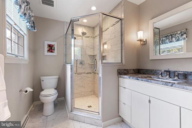 7 HOLLINGSWORTH DR, Wilmington, DE 19807