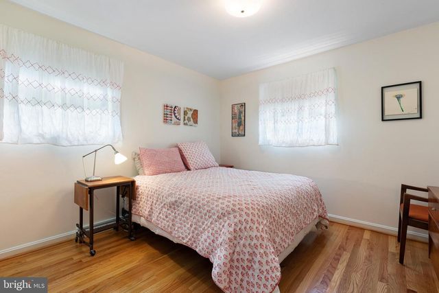 7 HOLLINGSWORTH DR, Wilmington, DE 19807