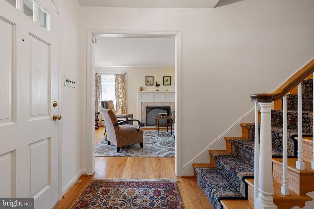 7 HOLLINGSWORTH DR, Wilmington, DE 19807