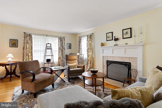 7 HOLLINGSWORTH DR, Wilmington, DE 19807