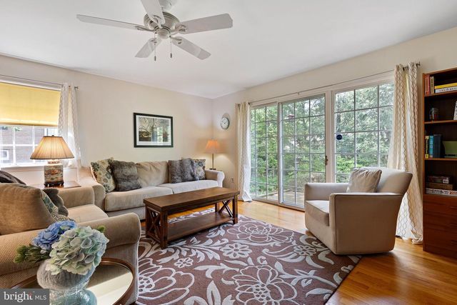 7 HOLLINGSWORTH DR, Wilmington, DE 19807
