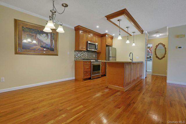 722 W Nyack Road 6, West Nyack, NY 10994