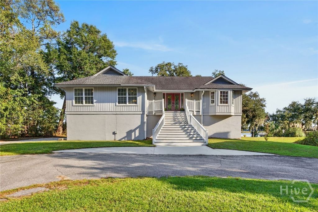Image 1 of property listing at 1147 Mill Hill Road, Richmond Hill, GA 31324