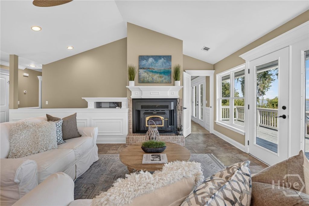 Image 11 of property listing at 1147 Mill Hill Road, Richmond Hill, GA 31324