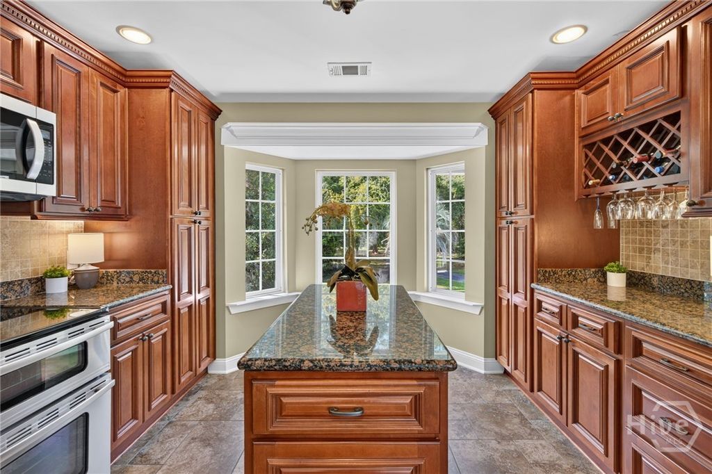 Image 15 of property listing at 1147 Mill Hill Road, Richmond Hill, GA 31324
