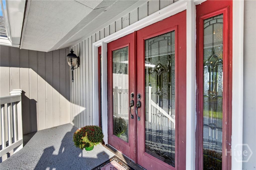 Image 4 of property listing at 1147 Mill Hill Road, Richmond Hill, GA 31324