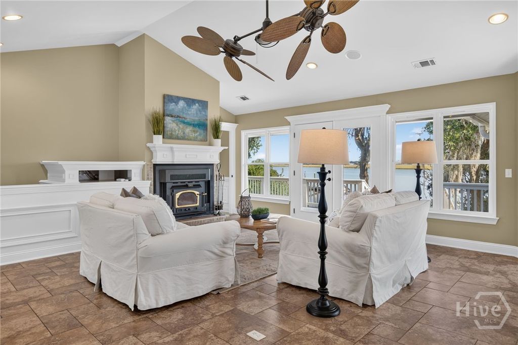 Image 6 of property listing at 1147 Mill Hill Road, Richmond Hill, GA 31324
