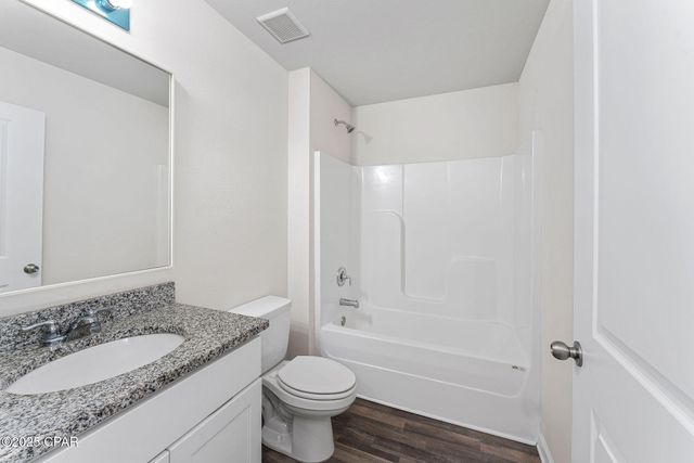 477 Whispering Creek Avenue, Freeport, FL 32439