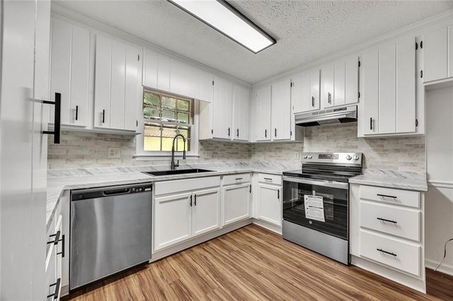 279 Heck Road NE, Kennesaw, GA 30144