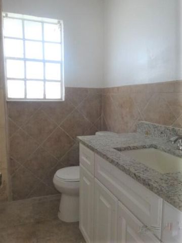 216 SW Avenue D, Belle Glade, FL 33430