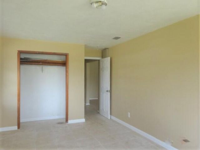 216 SW Avenue D, Belle Glade, FL 33430