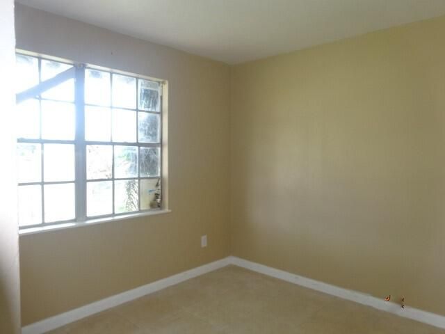 216 SW Avenue D, Belle Glade, FL 33430