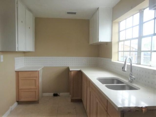 216 SW Avenue D, Belle Glade, FL 33430