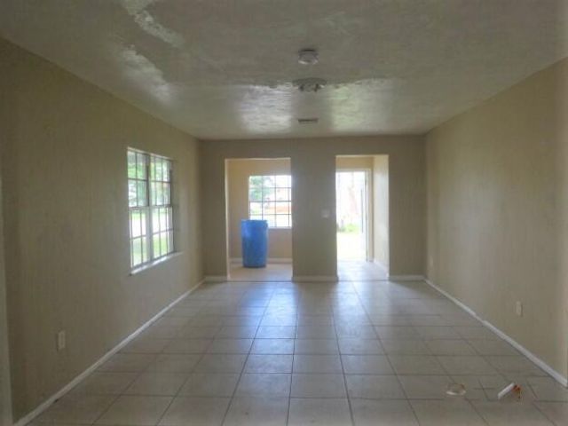 216 SW Avenue D, Belle Glade, FL 33430