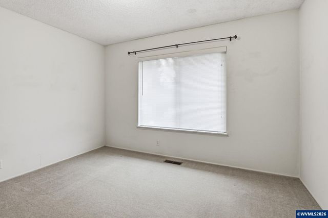 1853 Woodstock Cir NW, Salem, OR 97304