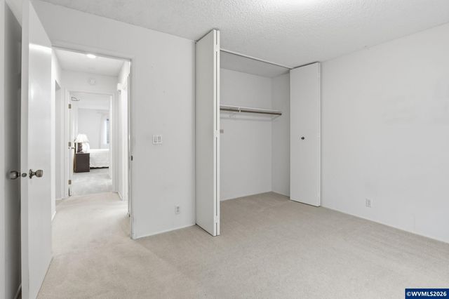 1853 Woodstock Cir NW, Salem, OR 97304