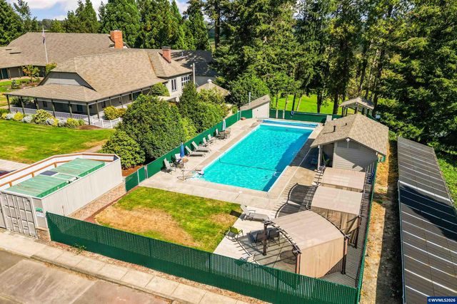 1853 Woodstock Cir NW, Salem, OR 97304