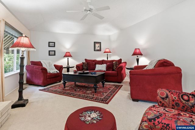 1853 Woodstock Cir NW, Salem, OR 97304