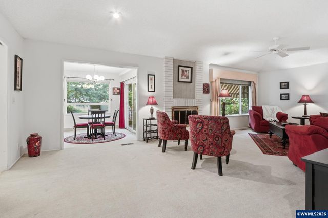 1853 Woodstock Cir NW, Salem, OR 97304